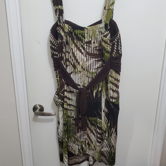 2X Addition Elle Patterned Dress with Pockets - Picture 10 of 10